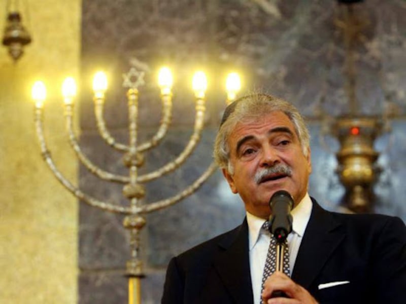 “Condannate Netanyahu”. Il diktat ai docenti ebrei scatena la bufera a Reggio Emilia: “Metodi da Terzo Reich”