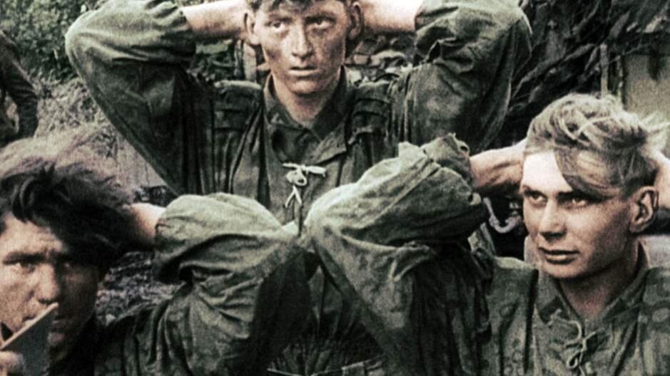 Quel precedente storico: i russi alla caccia di tatuaggi nazisti