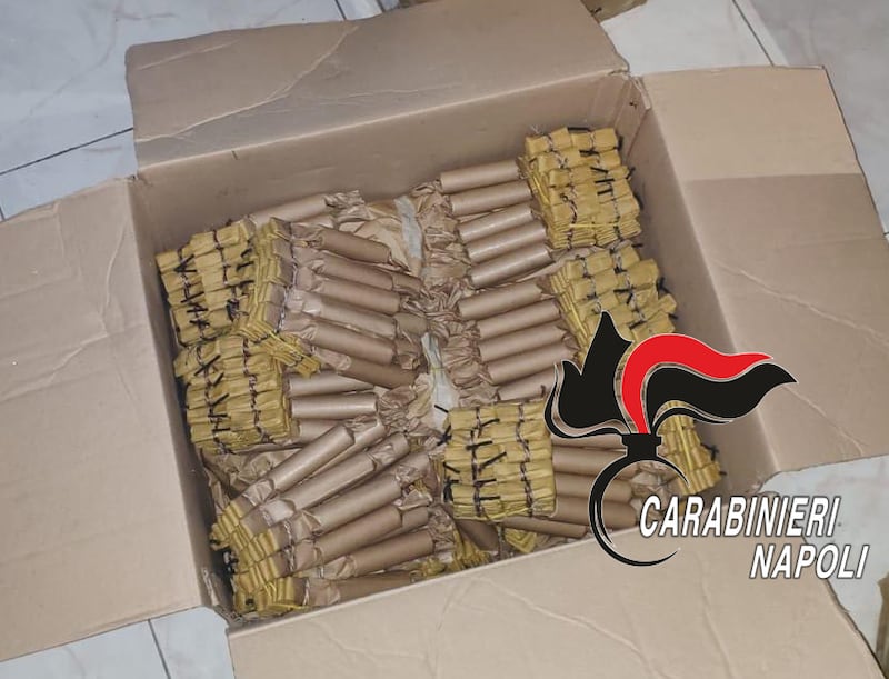 Botti illegali sequestrati a Napoli 1