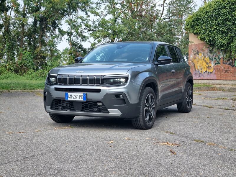 Jeep Avenger 1.2 Summit: guarda la gallery del city SUV americano 3