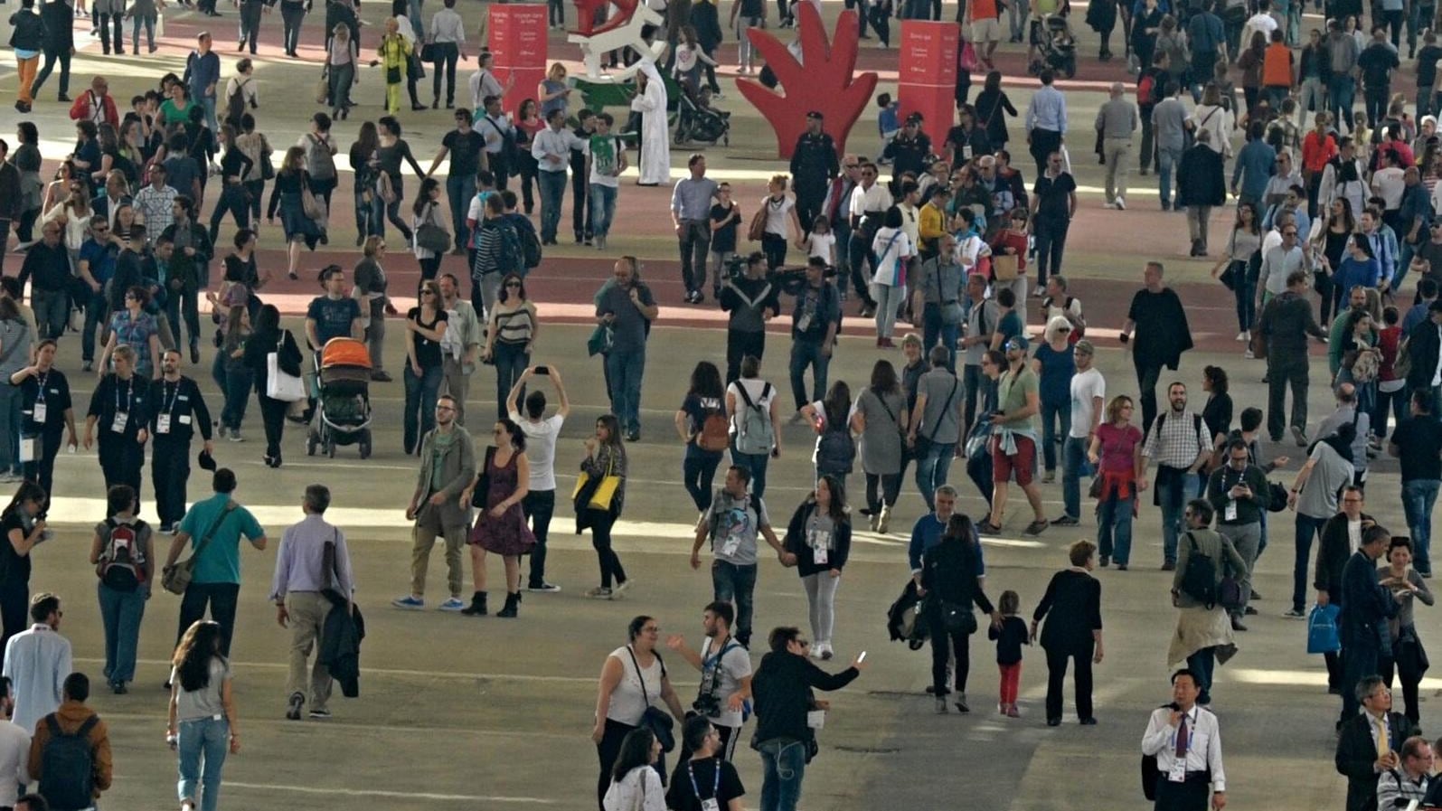 Bianchi, gialli, neri e blu Sono gli «angeli» dell'Expo