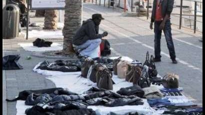 Abusivi e impuniti: vu' cumprà padroni a Venezia
