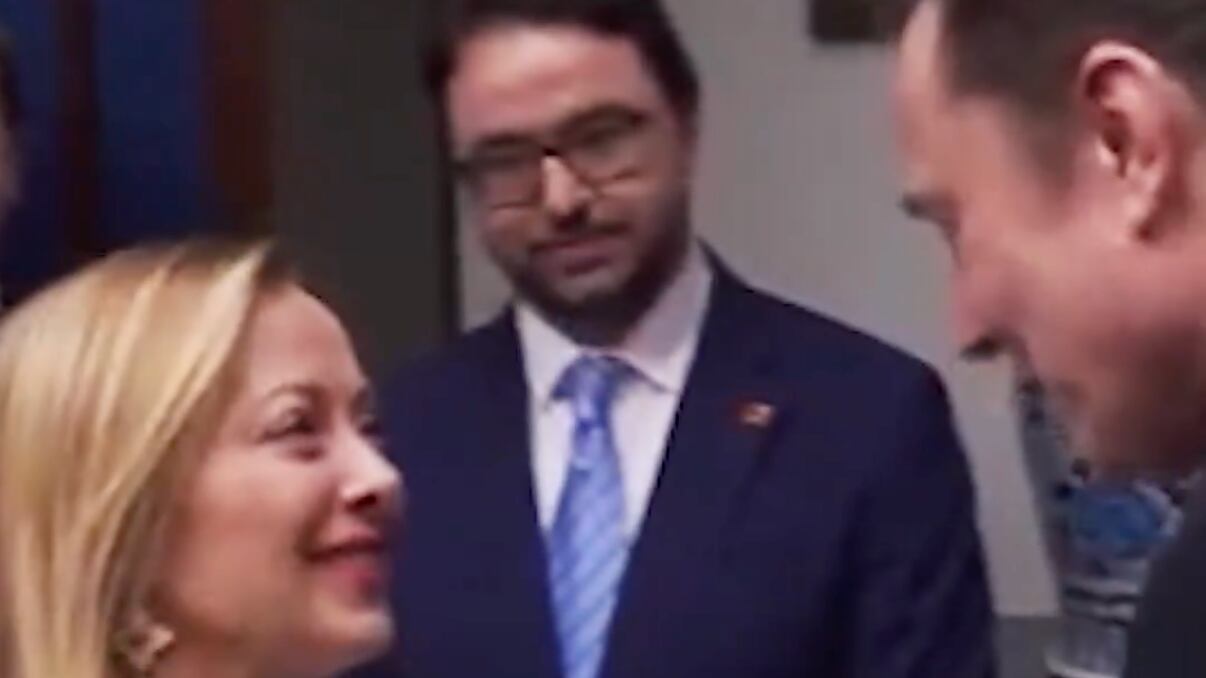Meloni incontra Musk a Washington: "Felice di rivederti"