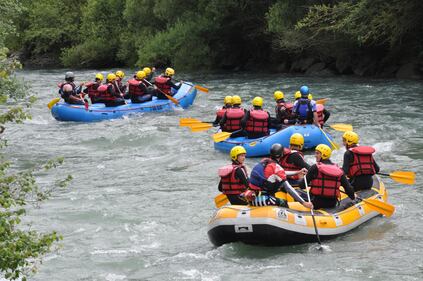 I giocatori della Roma si danno al rafting 9