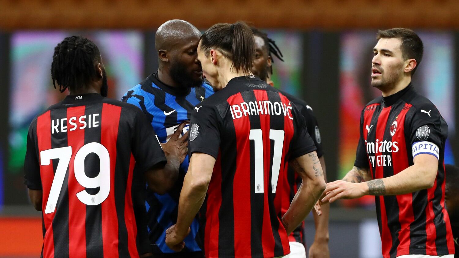 La frase choc: "Ti sparo in testa". La conversazione integrale Ibra-Lukaku