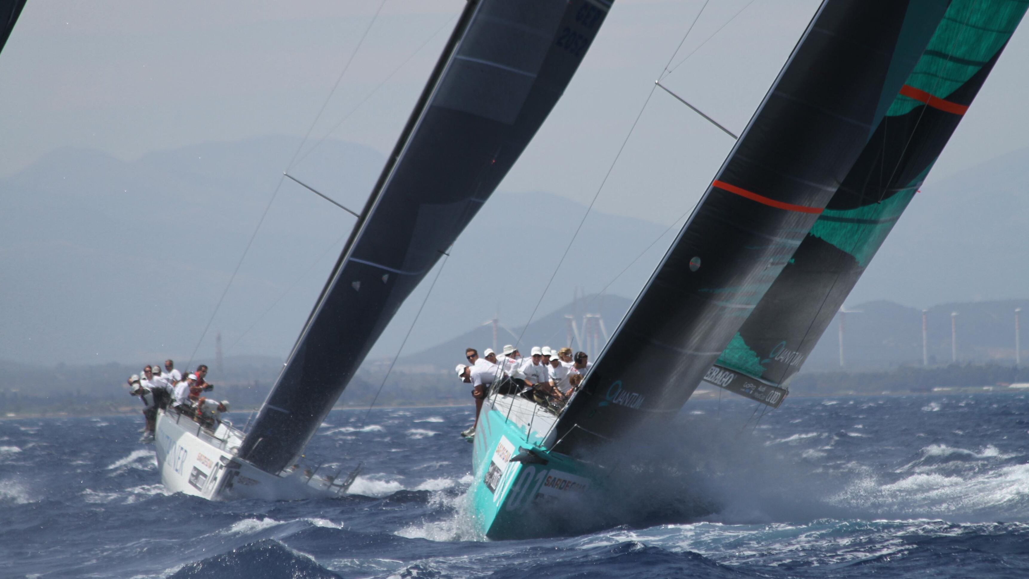 Da quasi un secolo attaccati alla cima tra K2 e megayacht