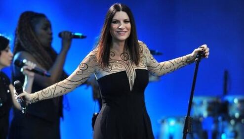 Laura Pausini torna in tv con un concerto: attaccata su Twitter 2
