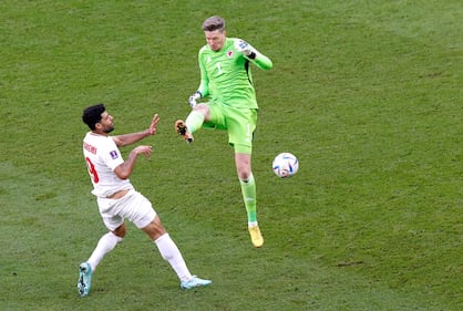 Il portiere del Galles espulso dopo un'uscita pericolosa 1