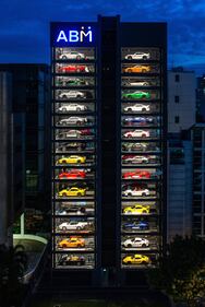 Singapore, il primo distributore automatico di auto di lusso 6