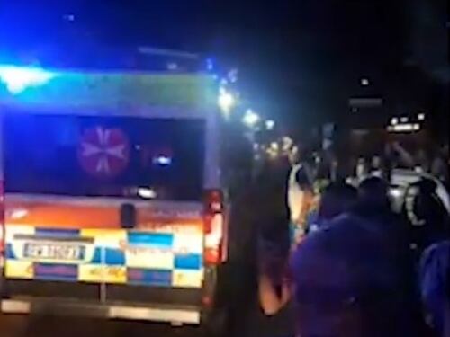 Paestum, ambulanze per celebrare la vittoria di "Mister fritture"