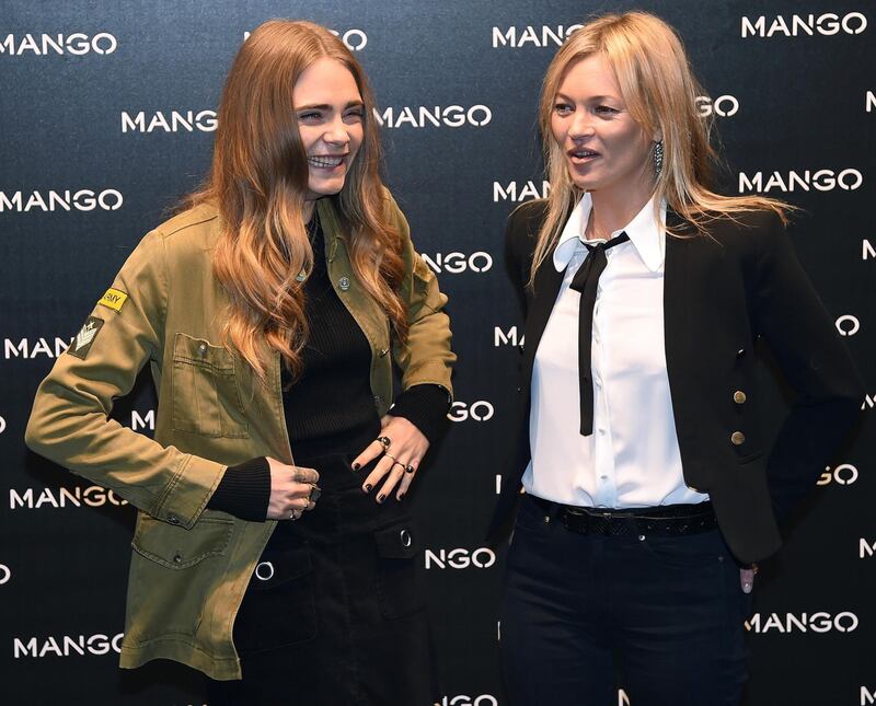 Cara Delevingne e Kate Moss a Milano, folla in delirio 16