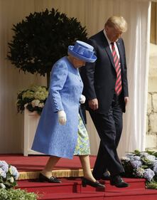 Regina Elisabetta II, le foto dell'incontro con Trump 6
