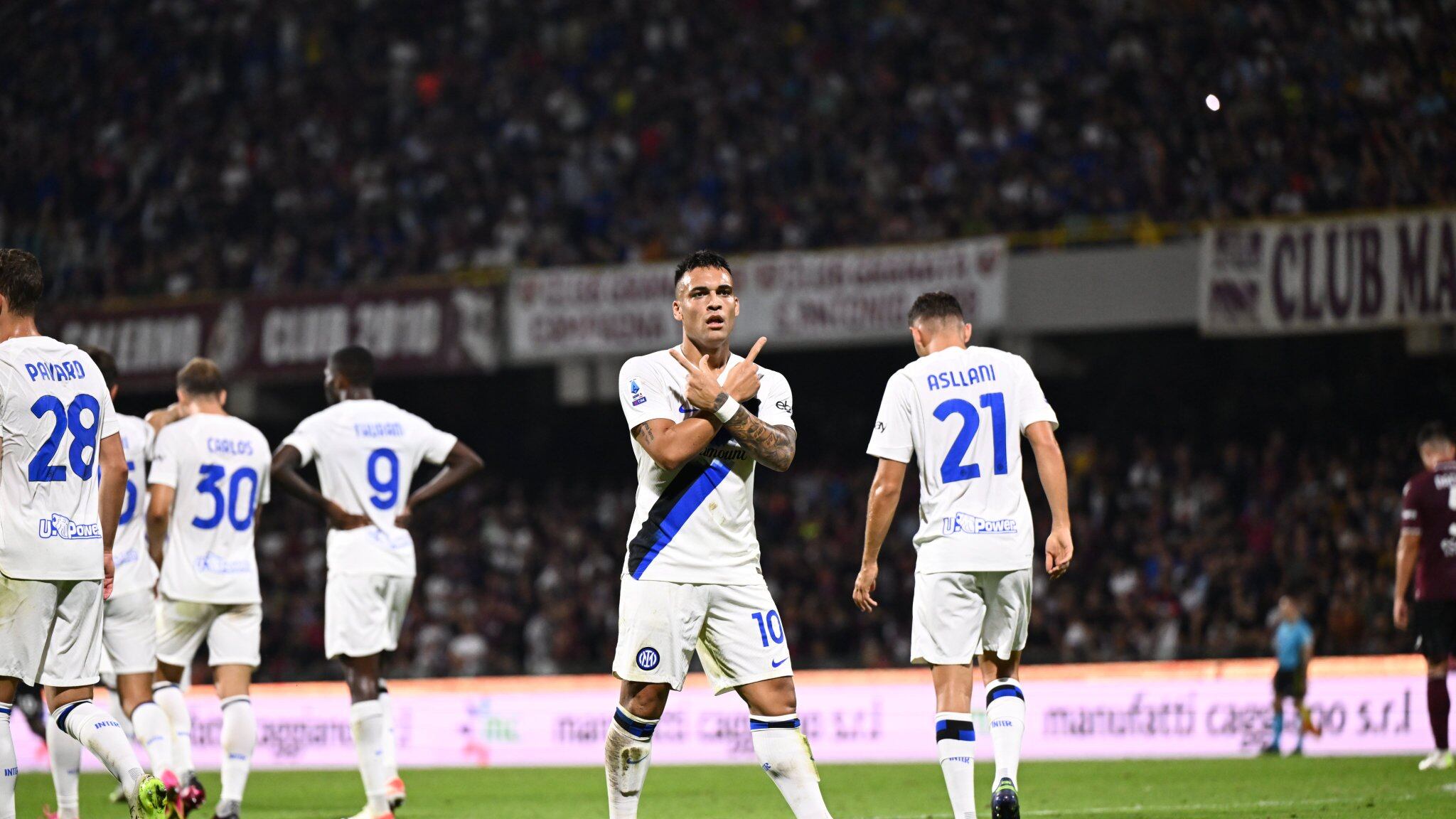 Troppo Lautaro per la Salernitana, l’Inter segna quattro gol e aggancia il Milan in vetta