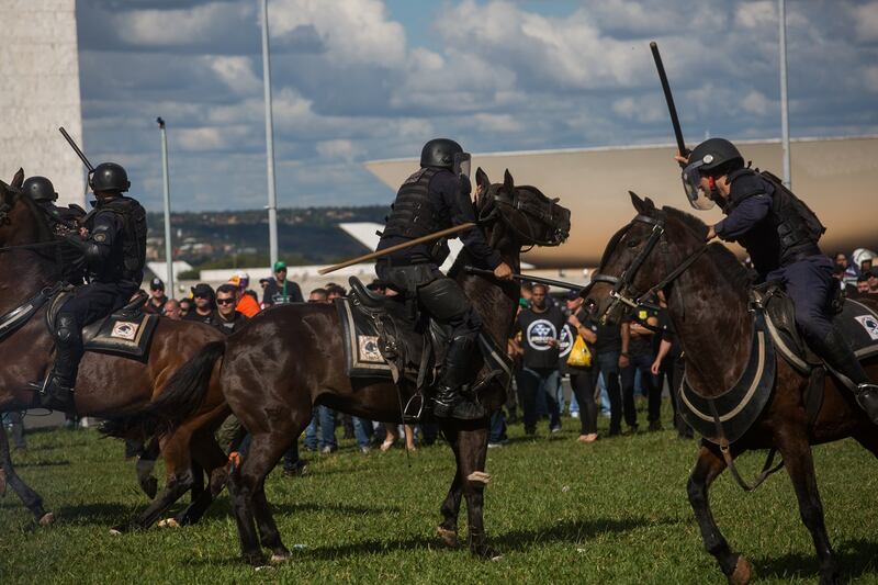 Violenze e scontri in Brasile 8
