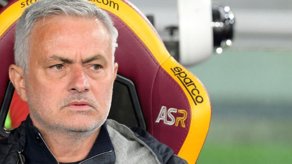"Vinto con gol in fuorigioco". "Ossessionati": botta e risposta Mourinho-Lazio