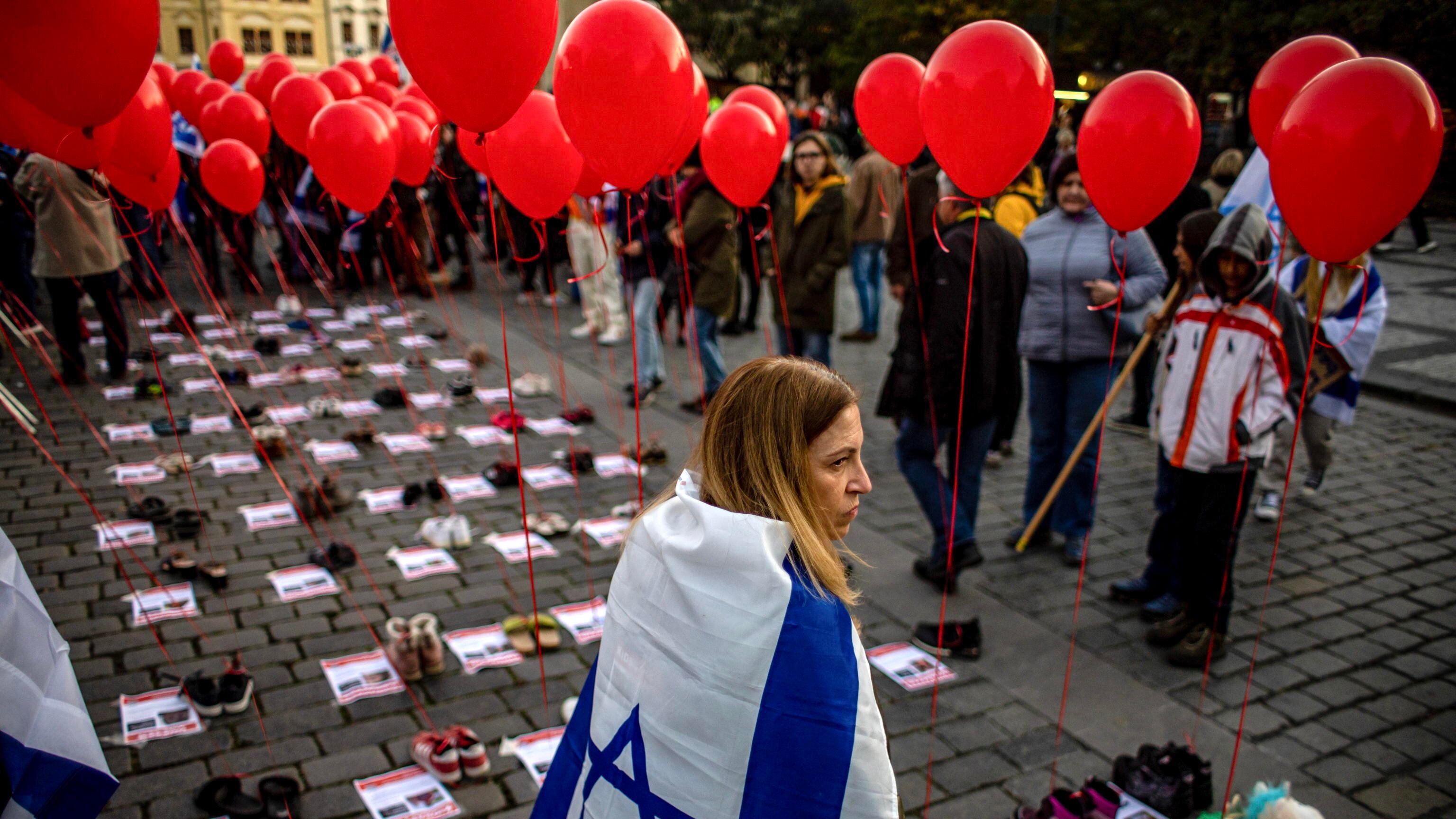 Appelli pro-Palestina nelle università, la prof si ribella: “È propaganda, non firmo”