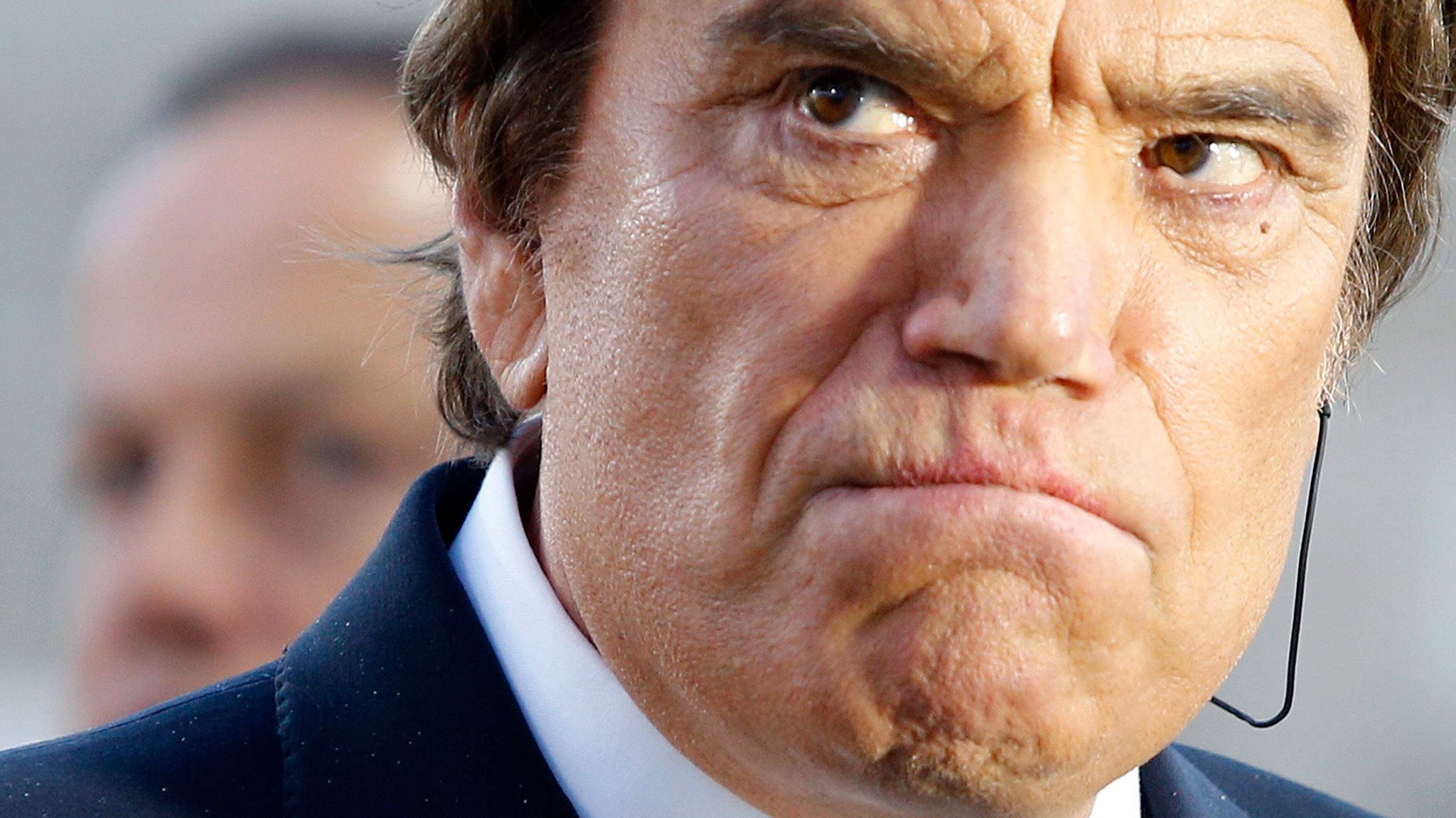 Tapie in manette: Quinta Repubblica alla ghigliottina