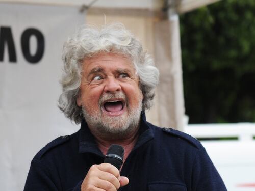 Grillo contro i Radicali: "Dove ci sono disgrazie li trovi"