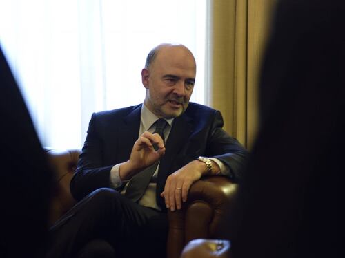 Moscovici attacca ancora: "L'Ue può implodere a causa di Salvini, Le Pen e Orban"
