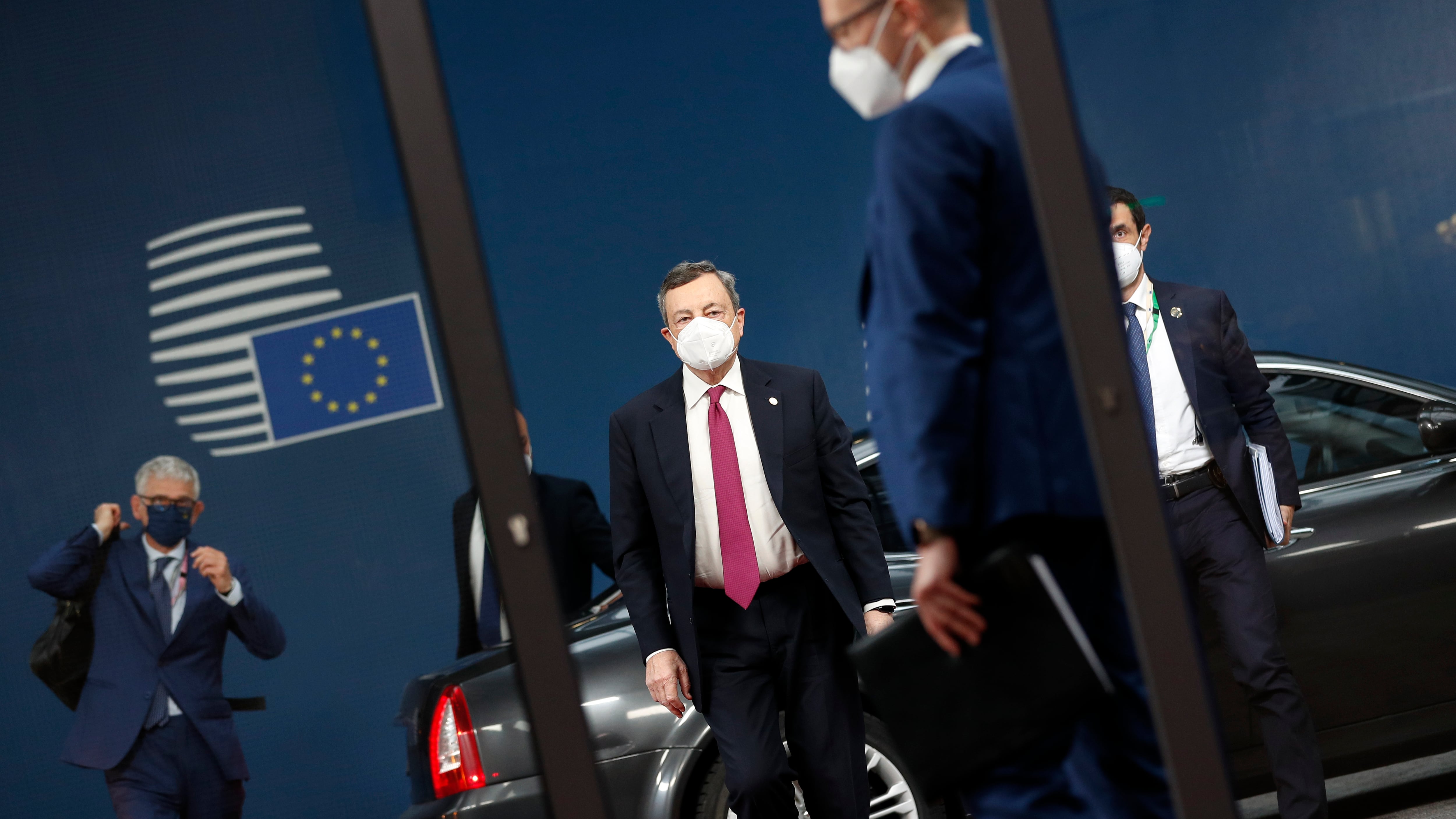 Draghi: "Se pandemia si aggrava, pronti a intervenire"