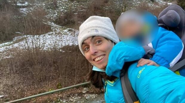 "Deve pagare". Mamma allatta il neonato al cinema: la brutta sorpresa al botteghino