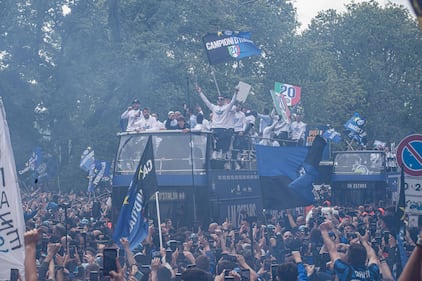 Milano si colora di nerazzurro: le immagini più bella della festa dell'Inter 8