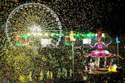 Nizza: ecco la parata carnevalesca  5