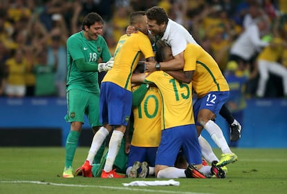 Rio, la gioia verdeoro per l'oro nel calcio 9