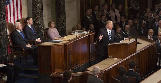 Trump parla davanti al Congresso 8