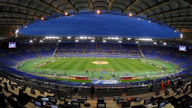 In Bosnia c'è uno stadio che ha un'area in Croazia. Per segnare ci vorrebbe il passaporto...