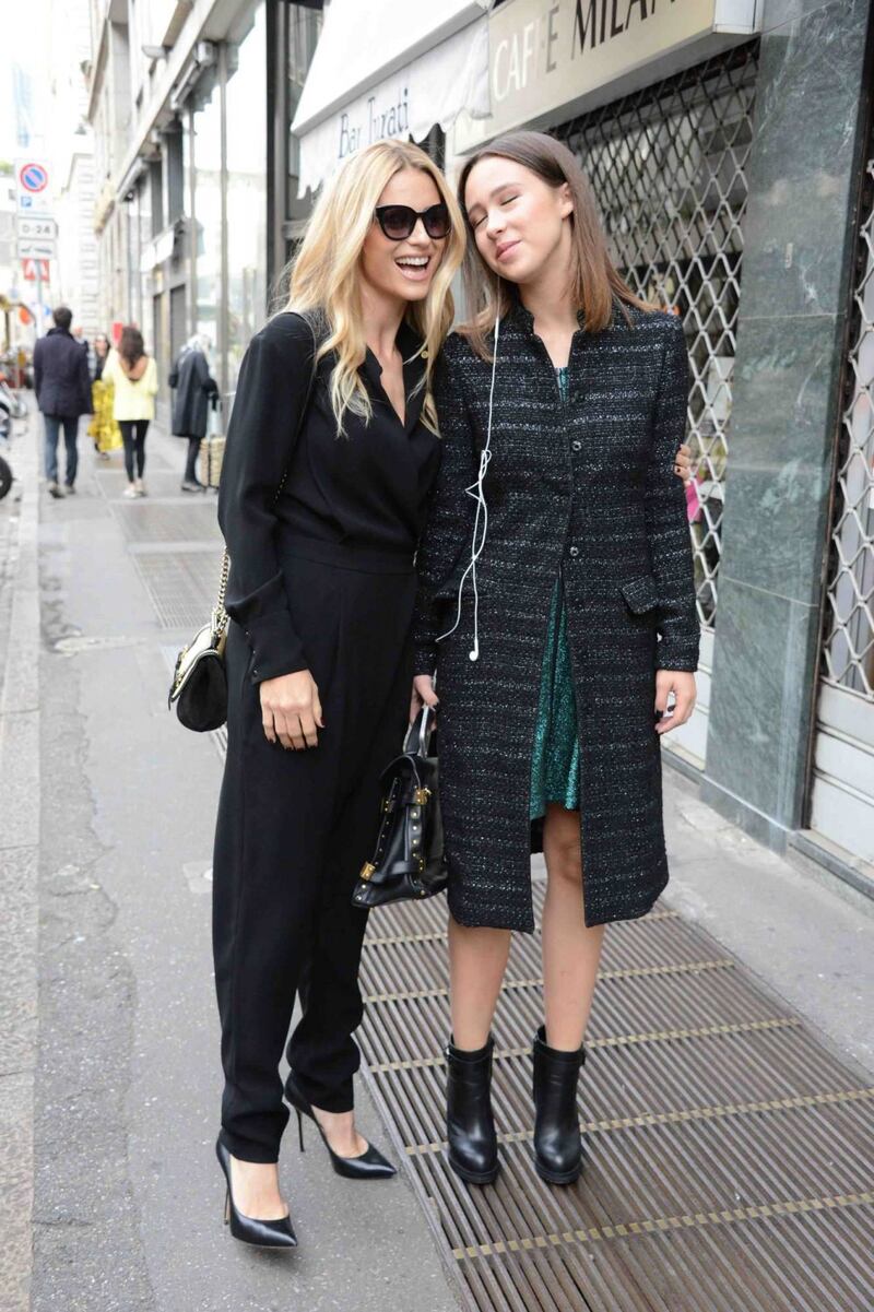 Michelle Hunziker e Aurora Ramazzotti come sorelle alla sfilata Trussardi 1