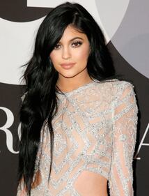 Kylie Jenner sexy in bianco 15