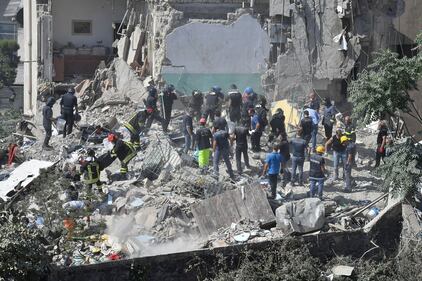 Le foto del crollo di Torre Annunziata 4
