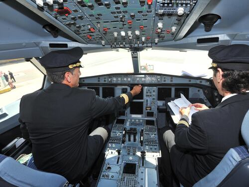 Salvataggio Alitalia, Calenda: "Prestito ponte da Bruxelles"