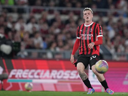 "Ha tentato di adescare una 15enne": bufera sull'ex Milan Jimemez