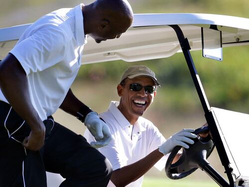 Polemica negli Usa Obama gioca a golf dopo la morte di Foley