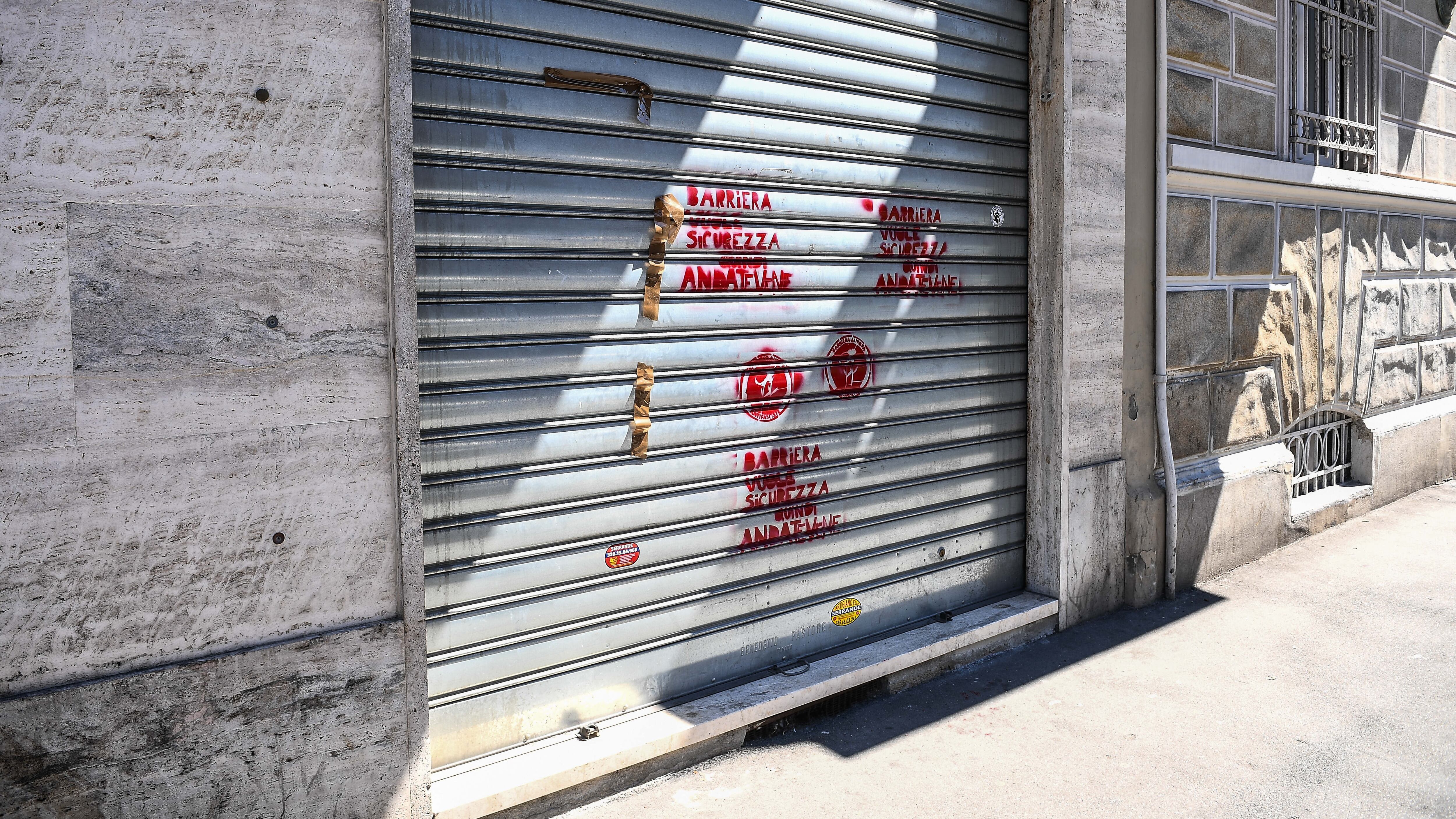 25 aprile, assalto alla sede di Fratelli d'Italia