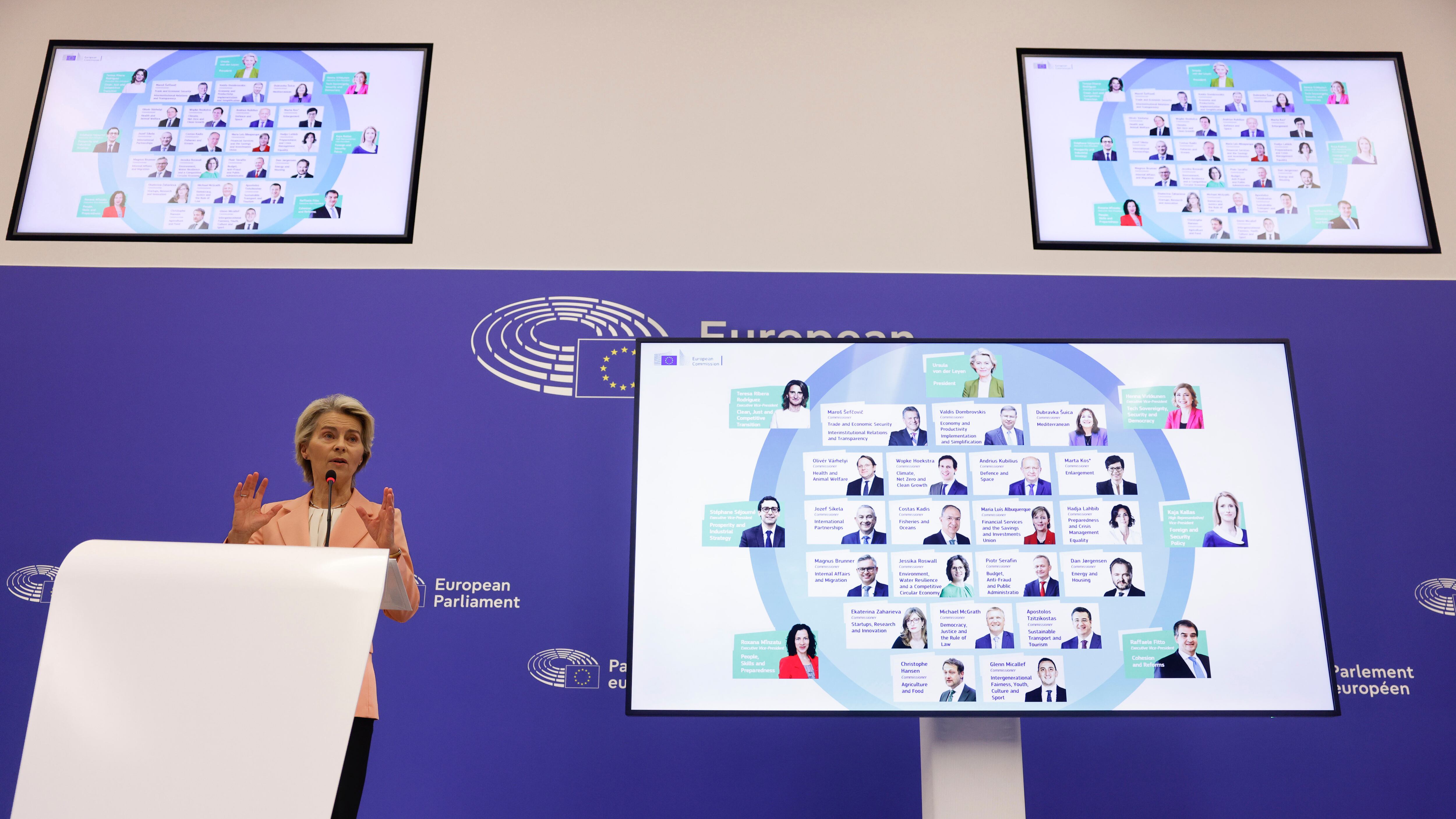 Commissione Ue, von der Leyen presenta la squadra: sei vicepresidenti esecutivi, c'è anche Fitto