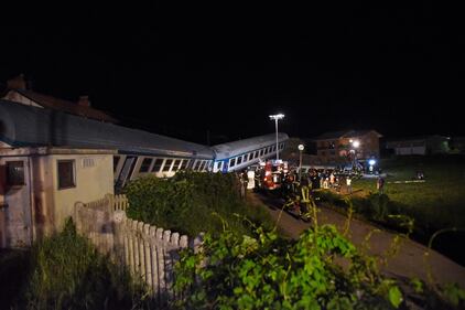 treno deraglia nel Torinese