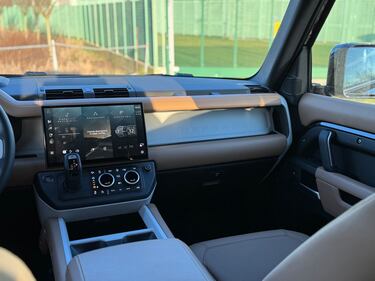 Land Rover Defender sei cilindri diesel: tutte le foto 5