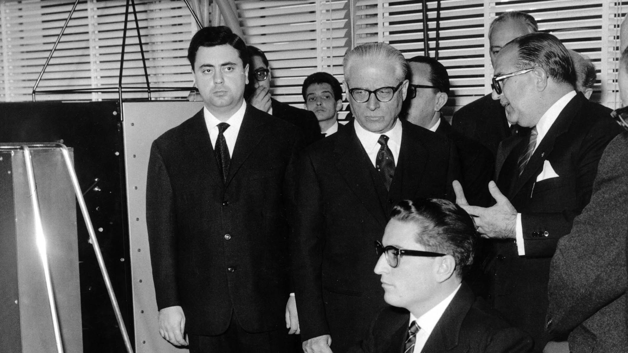 L'Olivetti "colta" di Adriano non poteva non fallire