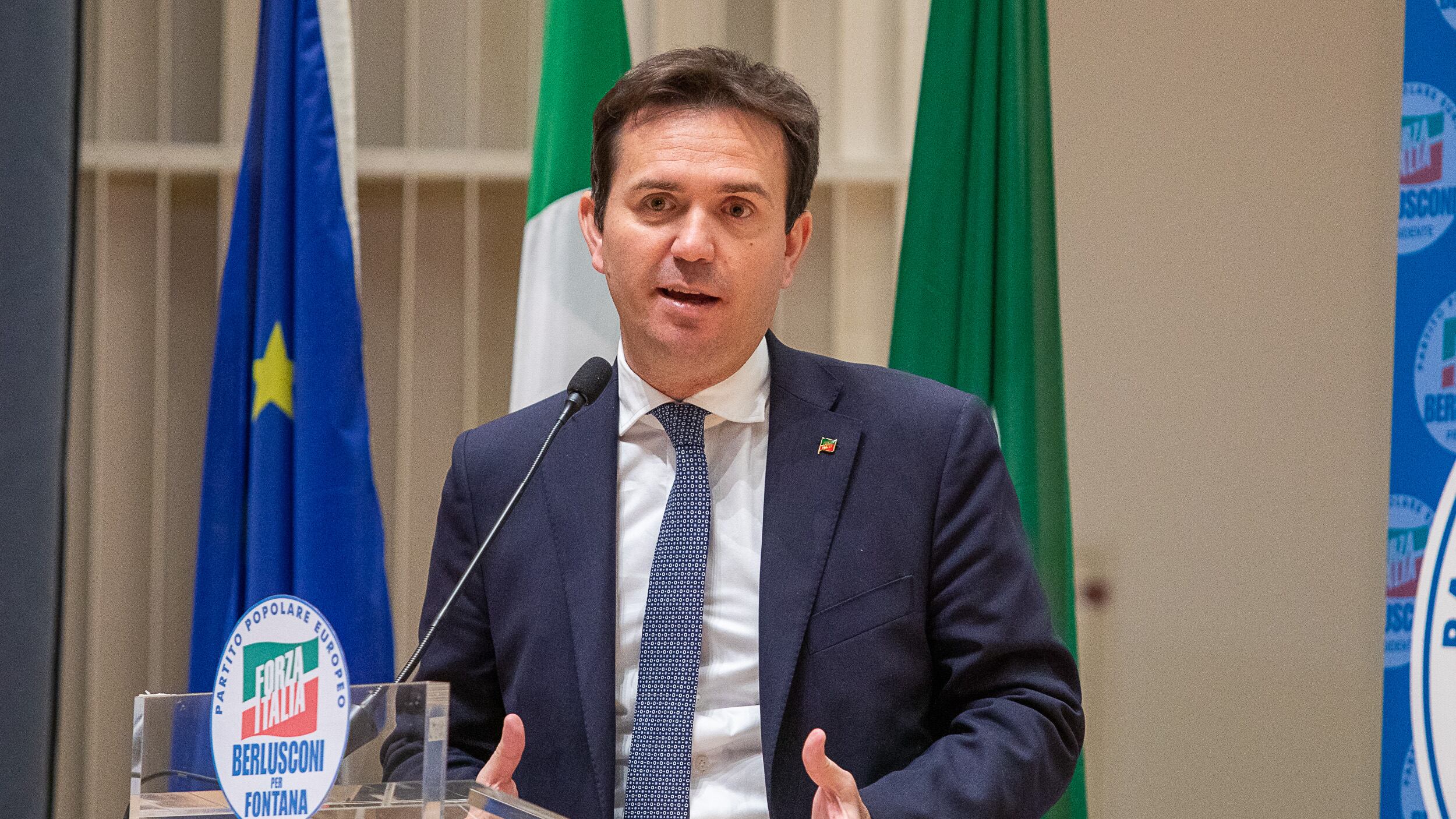 Prelievo sugli extraprofitti, Forza Italia ribadisce l'altolà