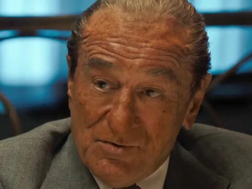 A De Niro mancavano tanto i gangster che ne fa due in un film solo