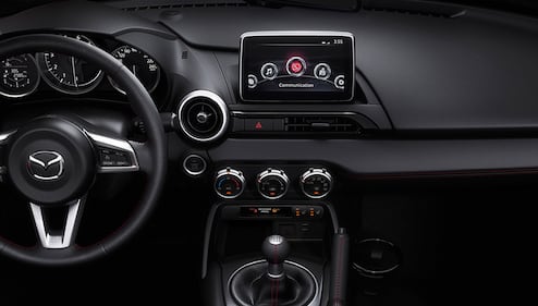 Mazda MX-5 RF, la due posti debutta in Europa 3