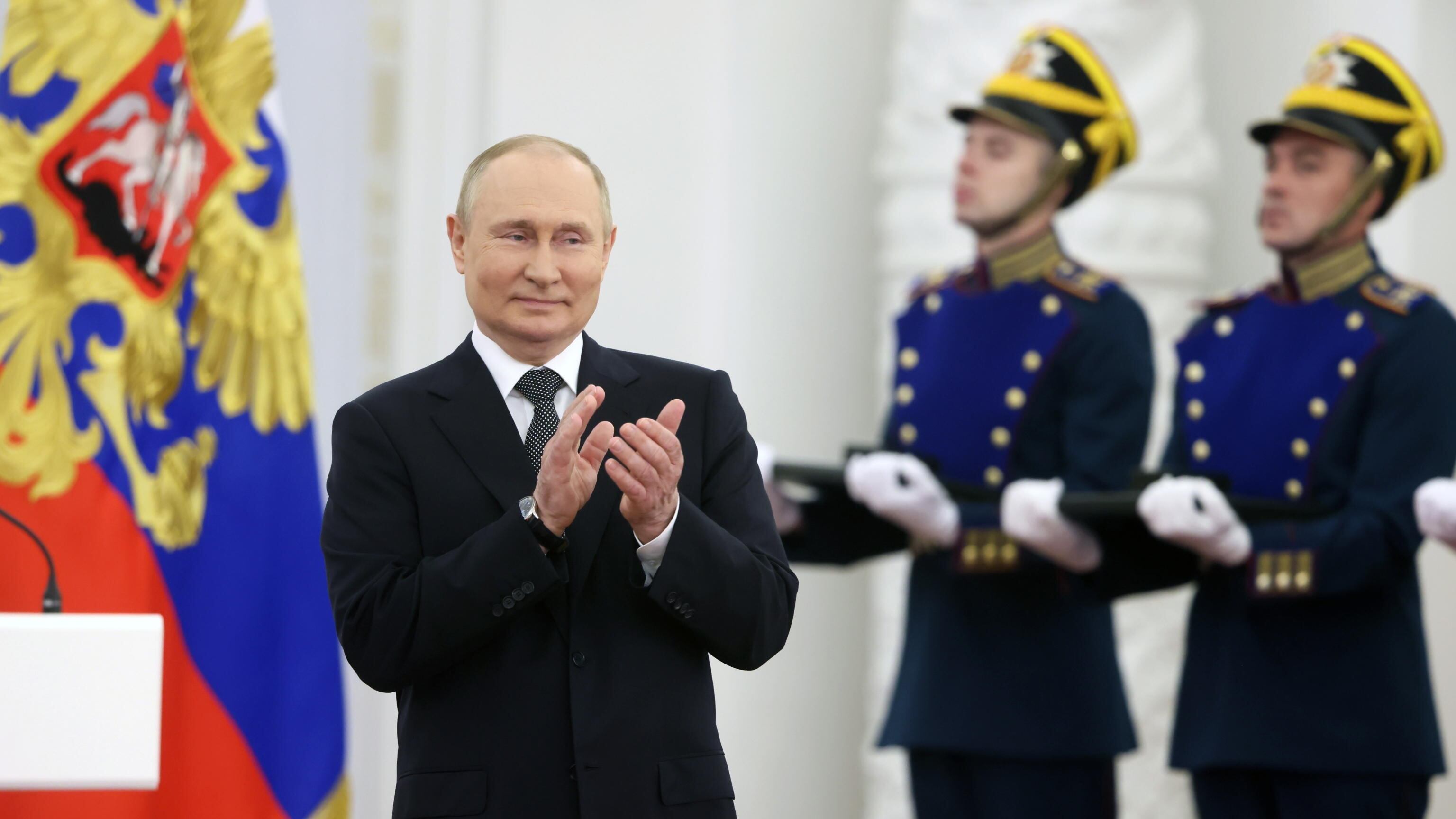 "Dottori sempre presenti". La salute, l'ipocondria: cos'ha davvero Putin