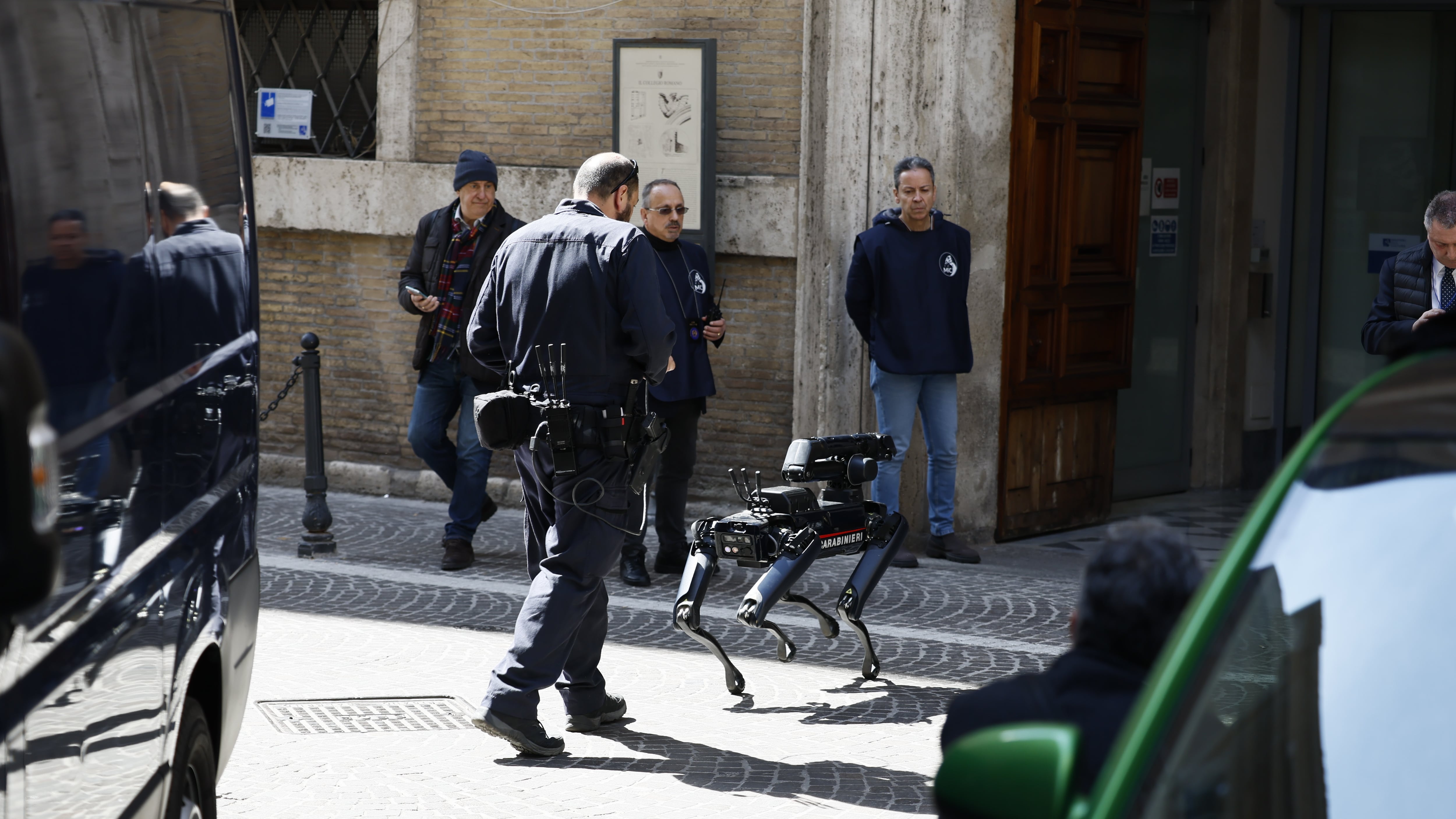 "Uscite tutti". Allarme bomba al ministero della Cultura