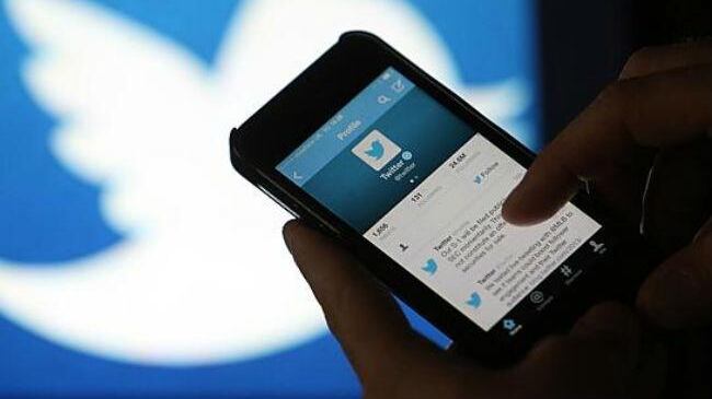 Se Twitter trasforma lo scrittore in cretino