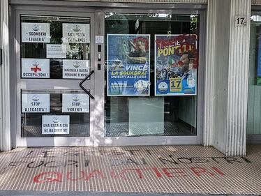 "Pagliaccio". Insulti contro la Lega e Salvini a Firenze 1