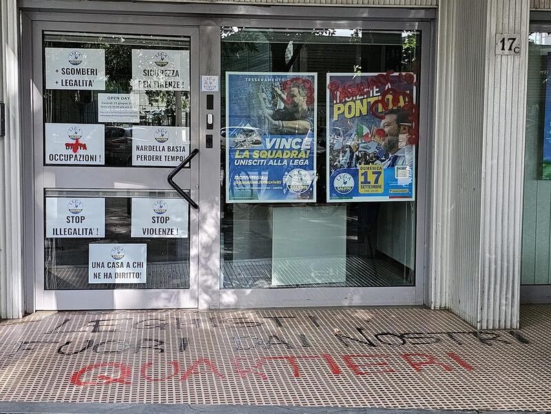 "Pagliaccio". Insulti contro la Lega e Salvini a Firenze 1