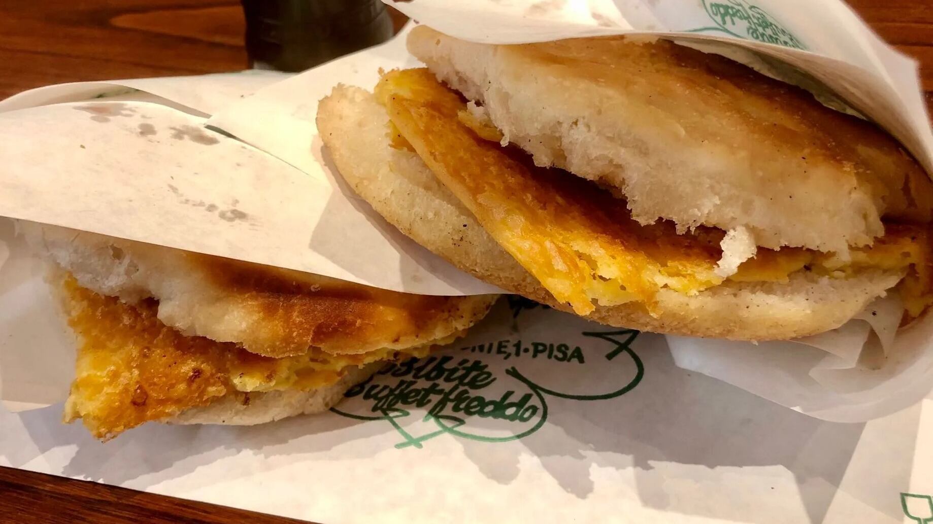 Cecina, lo street food che fa litigare la Toscana